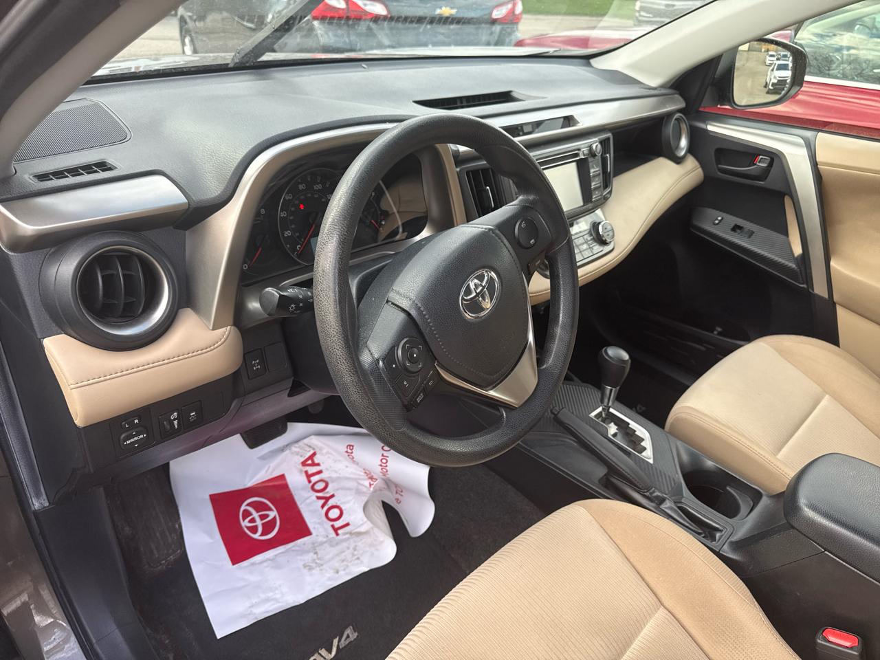 Toyota RAV4 AWD 4dr XLE (Natl) 2013