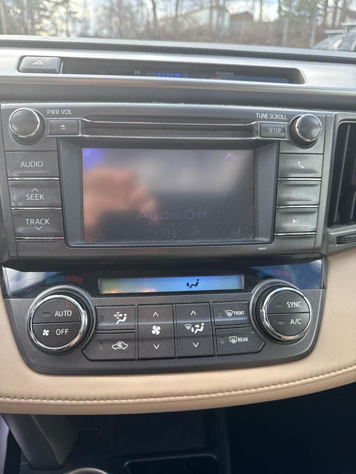 Toyota RAV4 AWD 4dr XLE (Natl) 2013