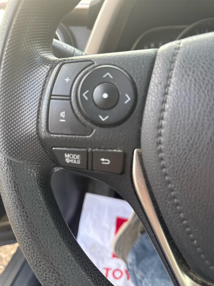 Toyota RAV4 AWD 4dr XLE (Natl) 2013