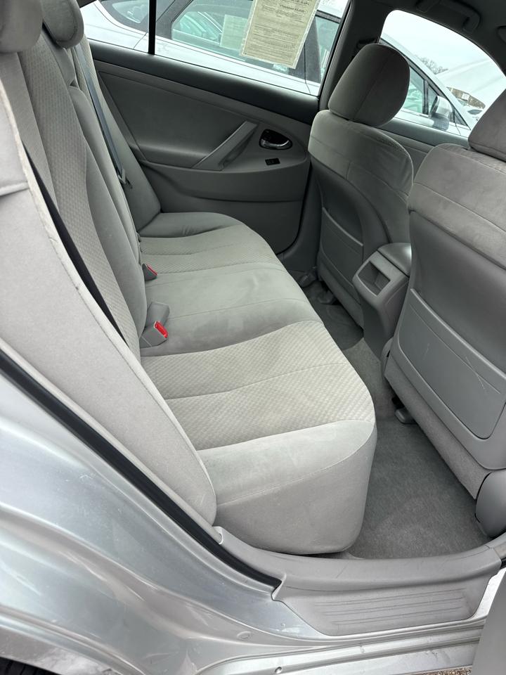 Toyota Camry 4dr Sdn I4 Man LE (Natl) 2008