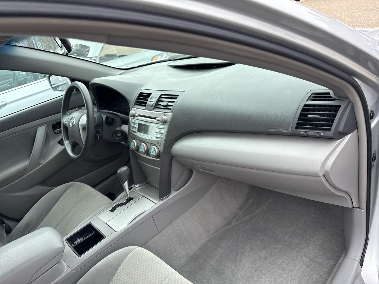 Toyota Camry 4dr Sdn I4 Man LE (Natl) 2008