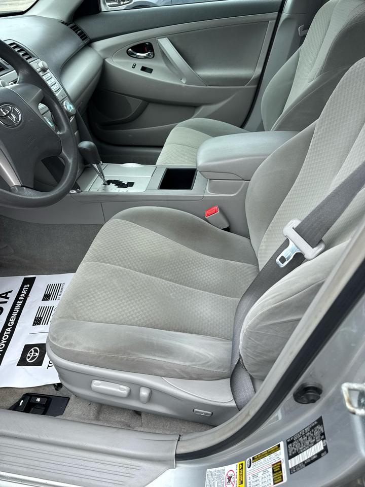 Toyota Camry 4dr Sdn I4 Man LE (Natl) 2008