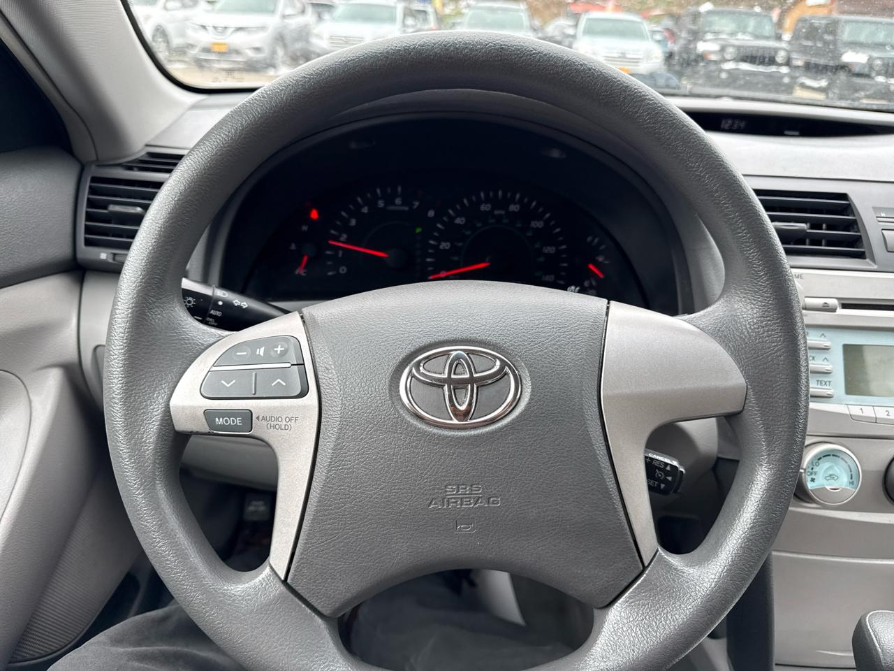 Toyota Camry 4dr Sdn I4 Man LE (Natl) 2008