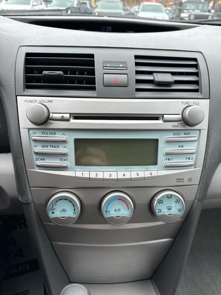 Toyota Camry 4dr Sdn I4 Man LE (Natl) 2008