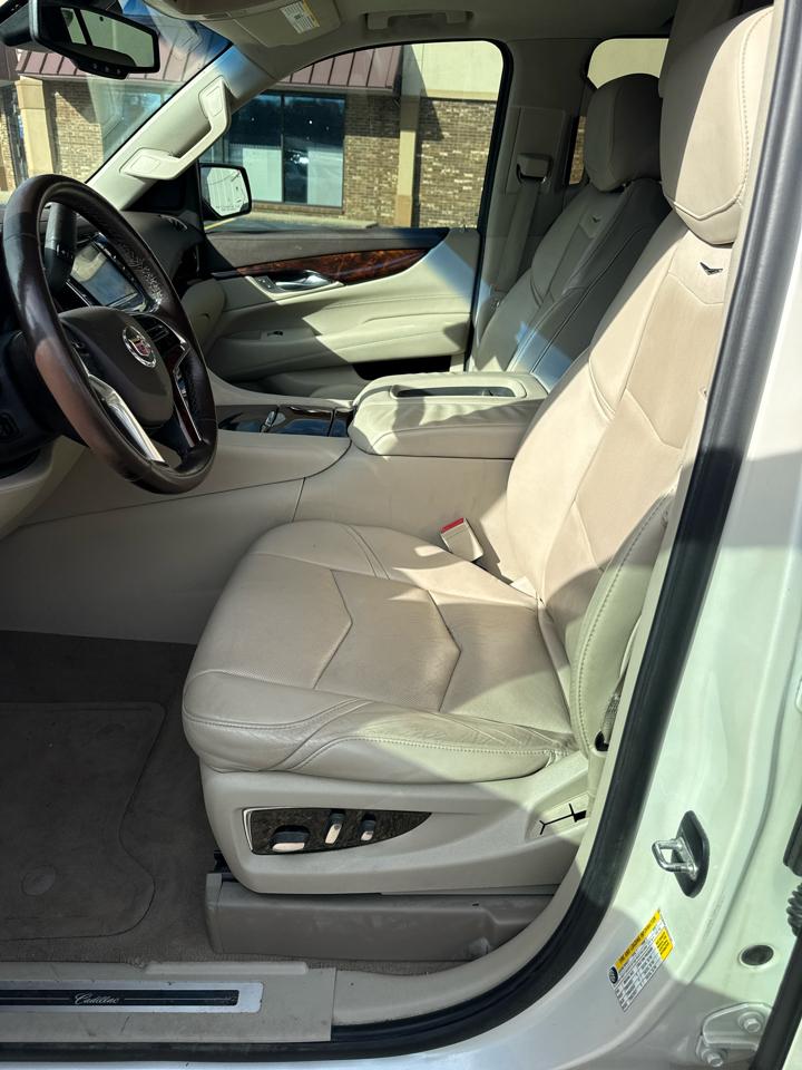 Cadillac Escalade ESV 4WD 4dr Luxury 2015