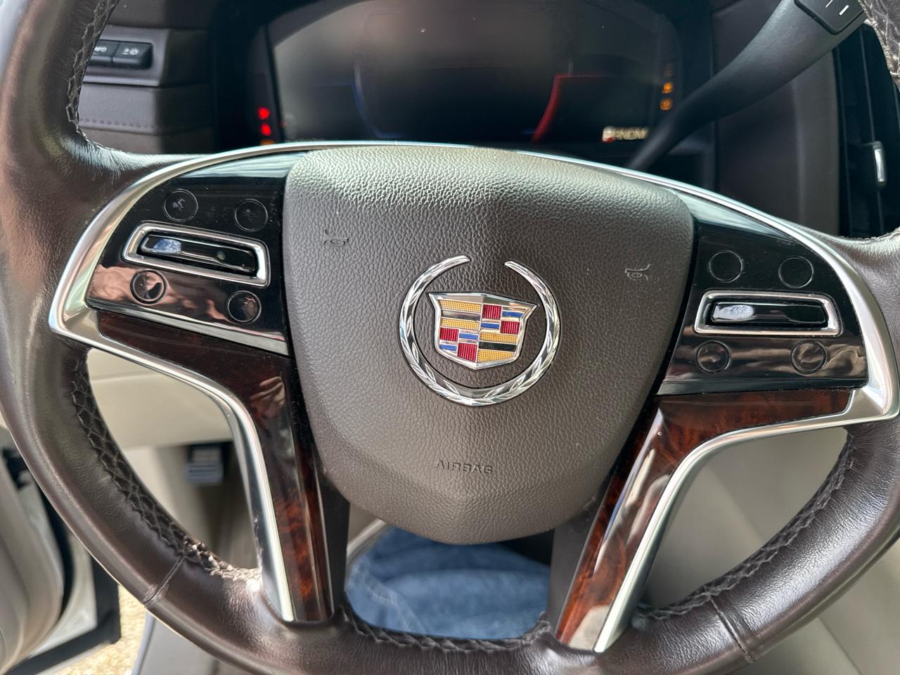 Cadillac Escalade ESV 4WD 4dr Luxury 2015
