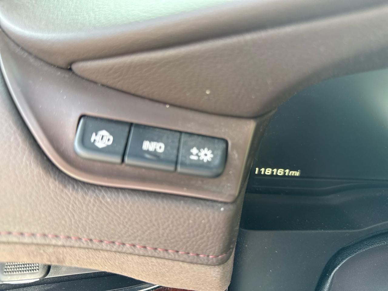 Cadillac Escalade ESV 4WD 4dr Luxury 2015