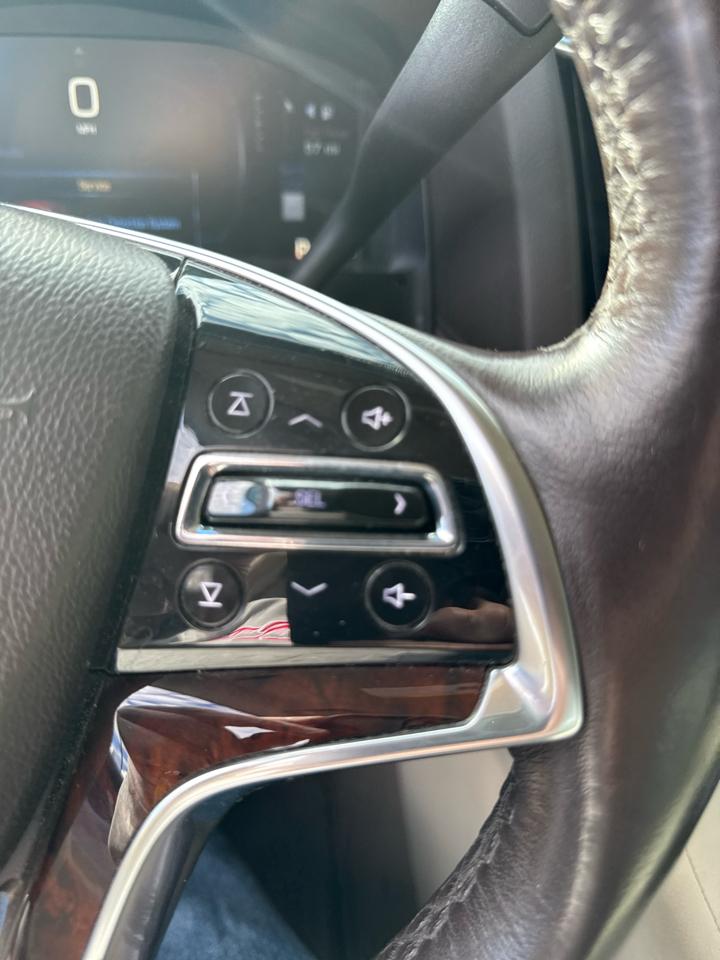 Cadillac Escalade ESV 4WD 4dr Luxury 2015