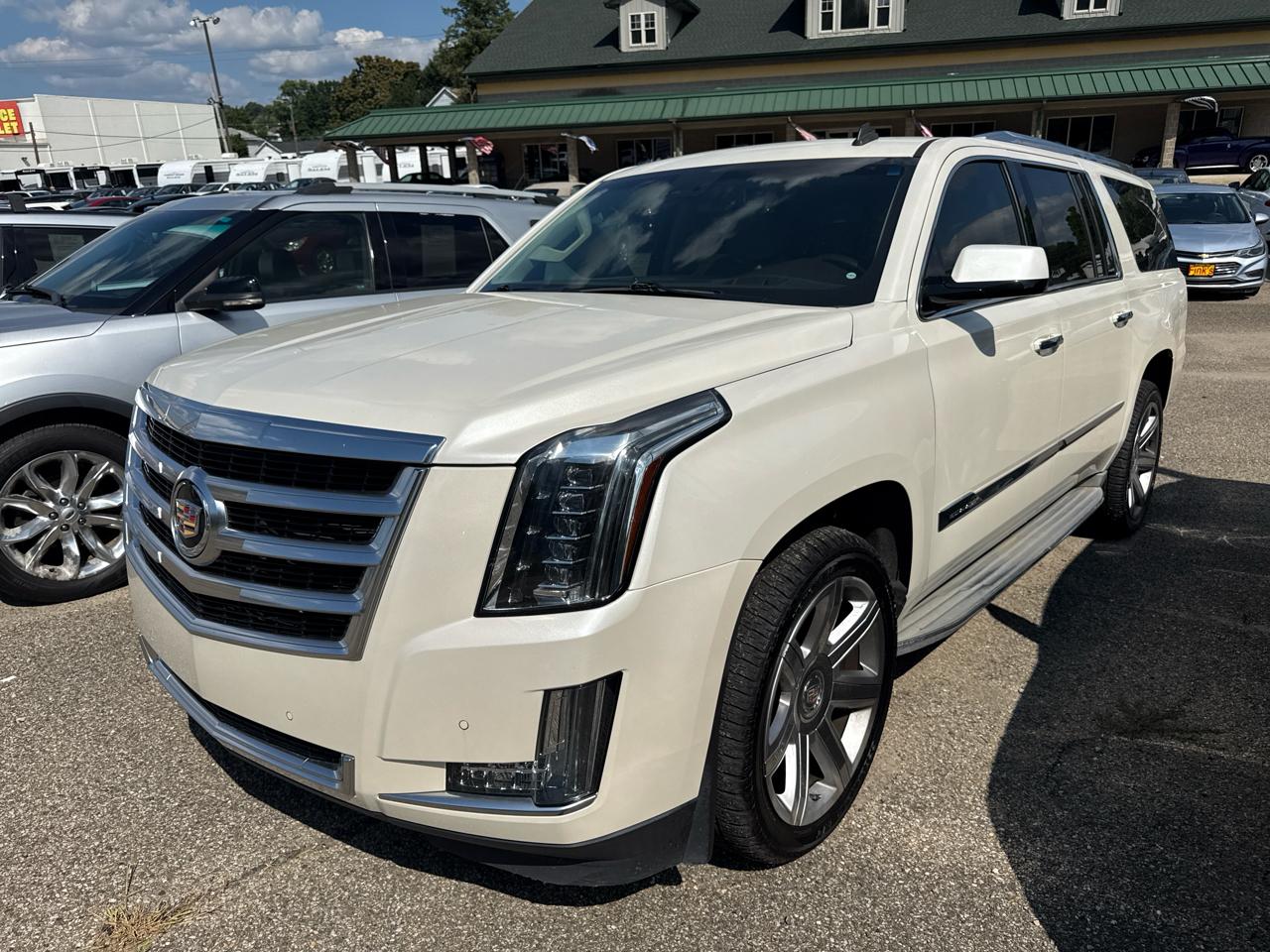 Cadillac Escalade ESV 4WD 4dr Luxury 2015