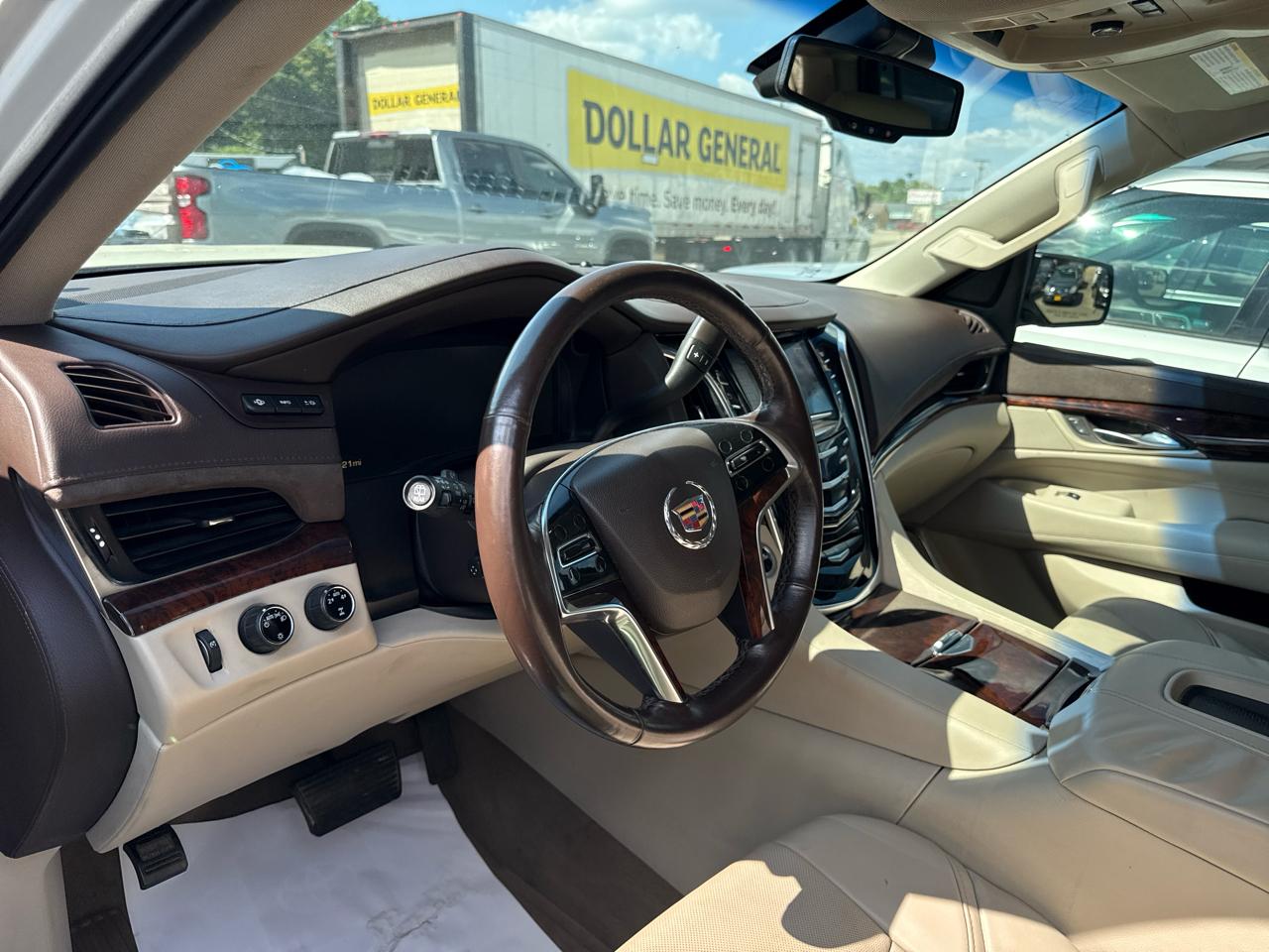 Cadillac Escalade ESV 4WD 4dr Luxury 2015