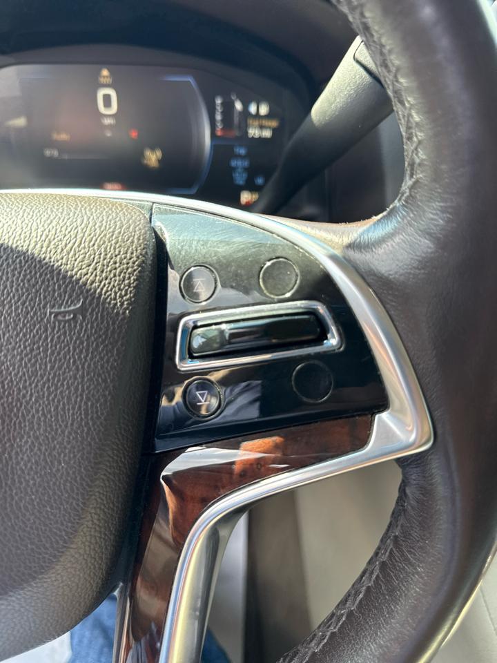 Cadillac Escalade ESV 4WD 4dr Luxury 2015