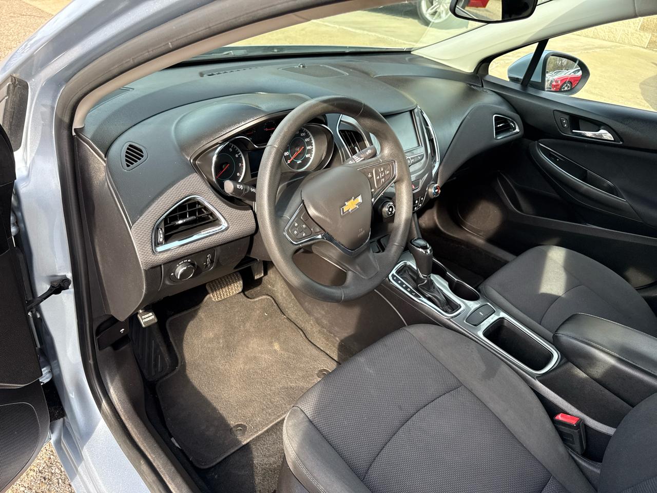 Chevrolet Cruze 4dr Sdn 1.4L LT w/1SD 2017