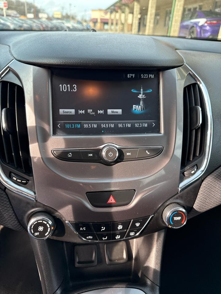 Chevrolet Cruze 4dr Sdn 1.4L LT w/1SD 2017