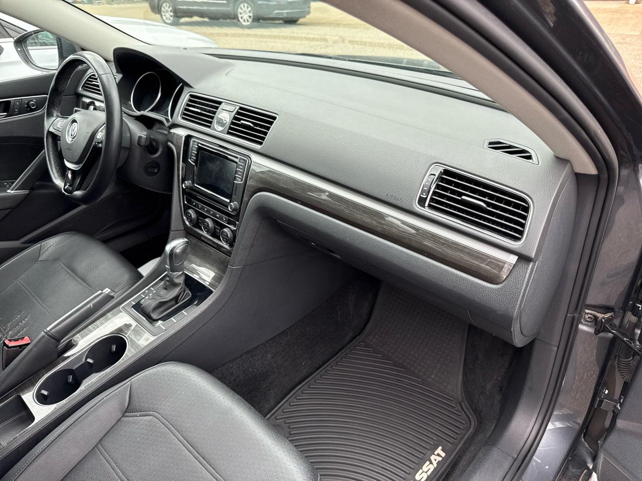 Volkswagen Passat 1.8T SE w/Technology Auto 2017