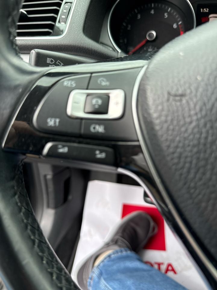 Volkswagen Passat 1.8T SE w/Technology Auto 2017