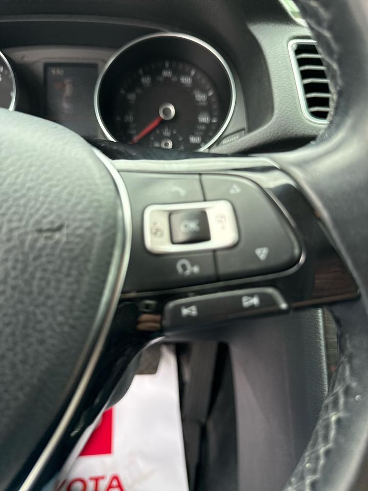 Volkswagen Passat 1.8T SE w/Technology Auto 2017