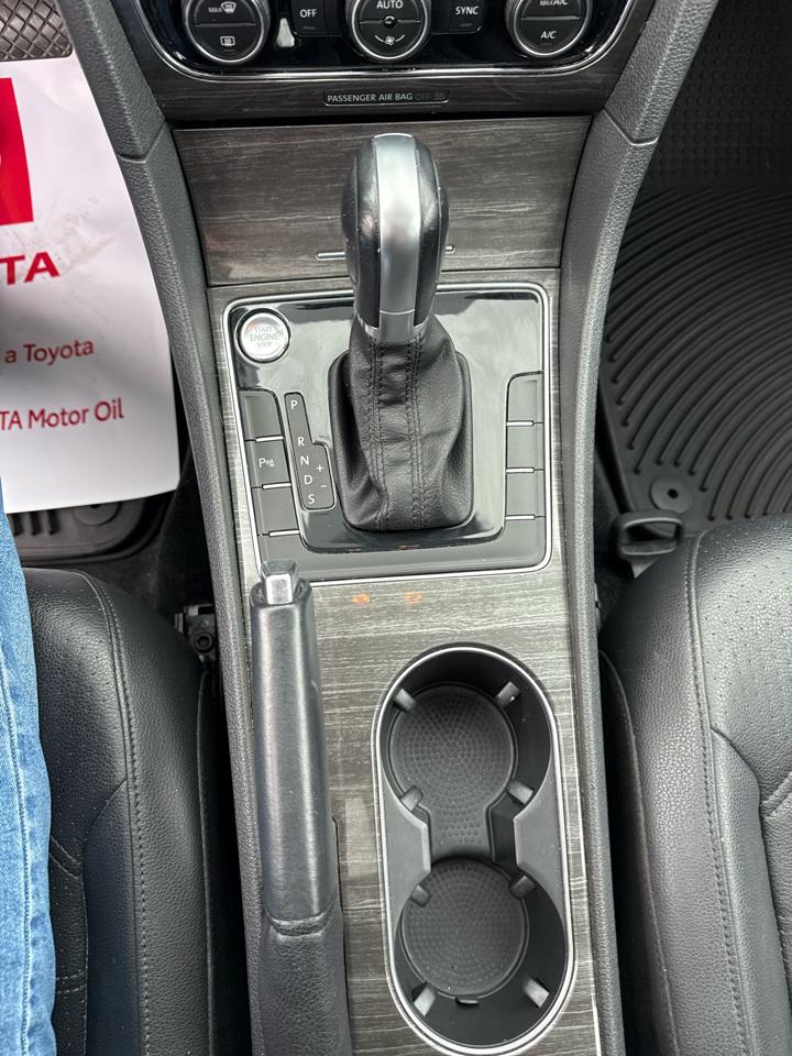 Volkswagen Passat 1.8T SE w/Technology Auto 2017