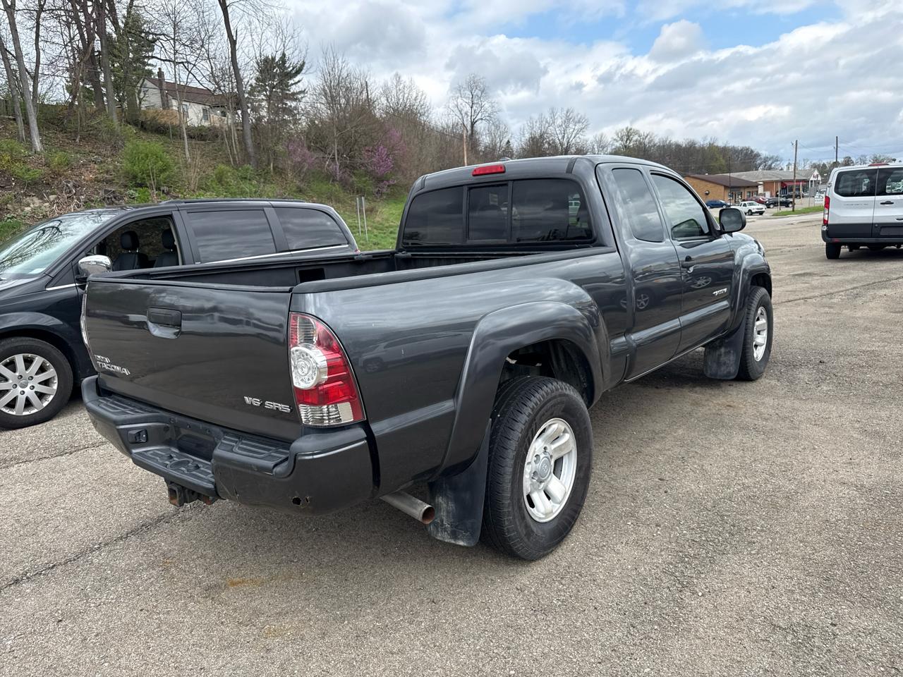 Toyota Tacoma 4WD Access V6 MT (Natl) 2010
