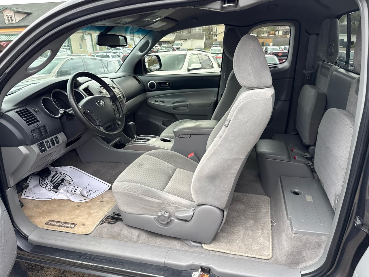 Toyota Tacoma 4WD Access V6 MT (Natl) 2010