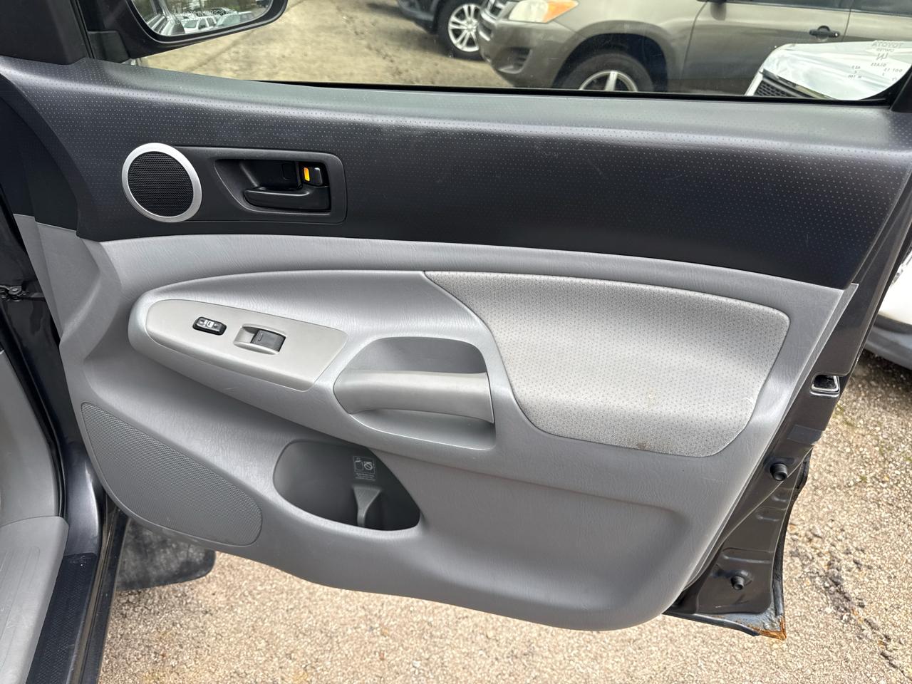 Toyota Tacoma 4WD Access V6 MT (Natl) 2010