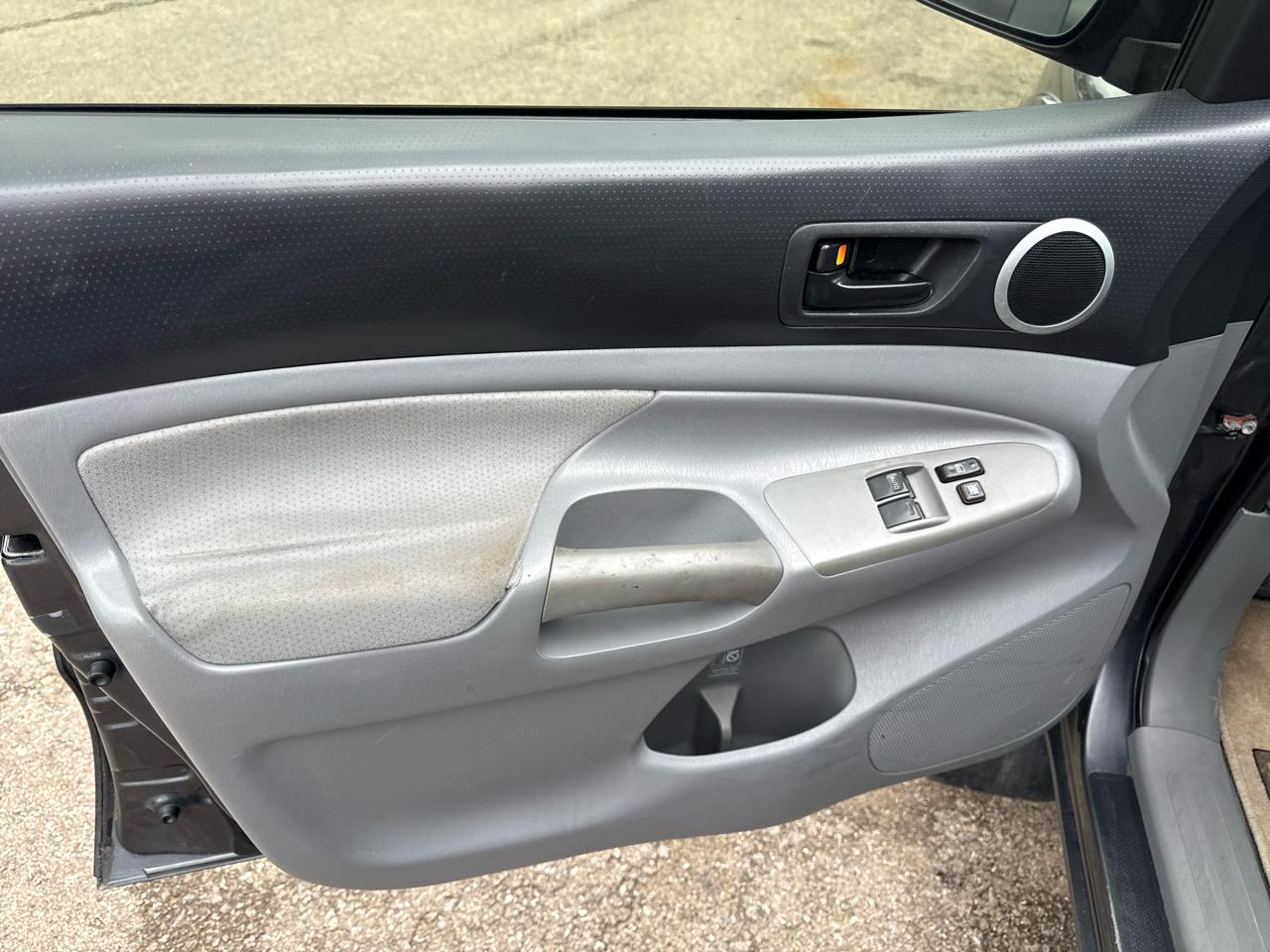 Toyota Tacoma 4WD Access V6 MT (Natl) 2010