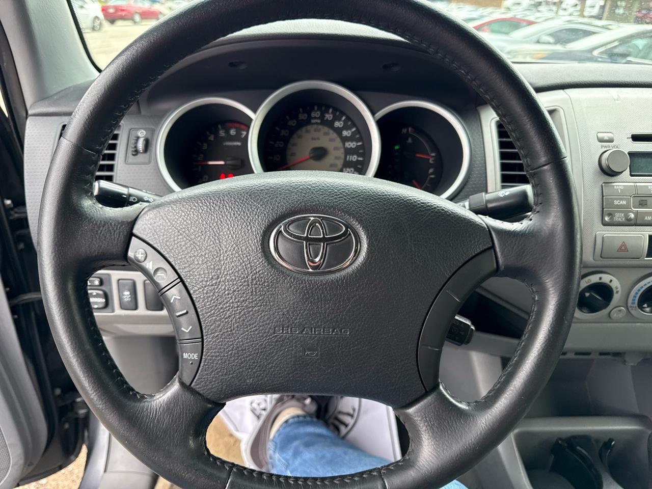 Toyota Tacoma 4WD Access V6 MT (Natl) 2010