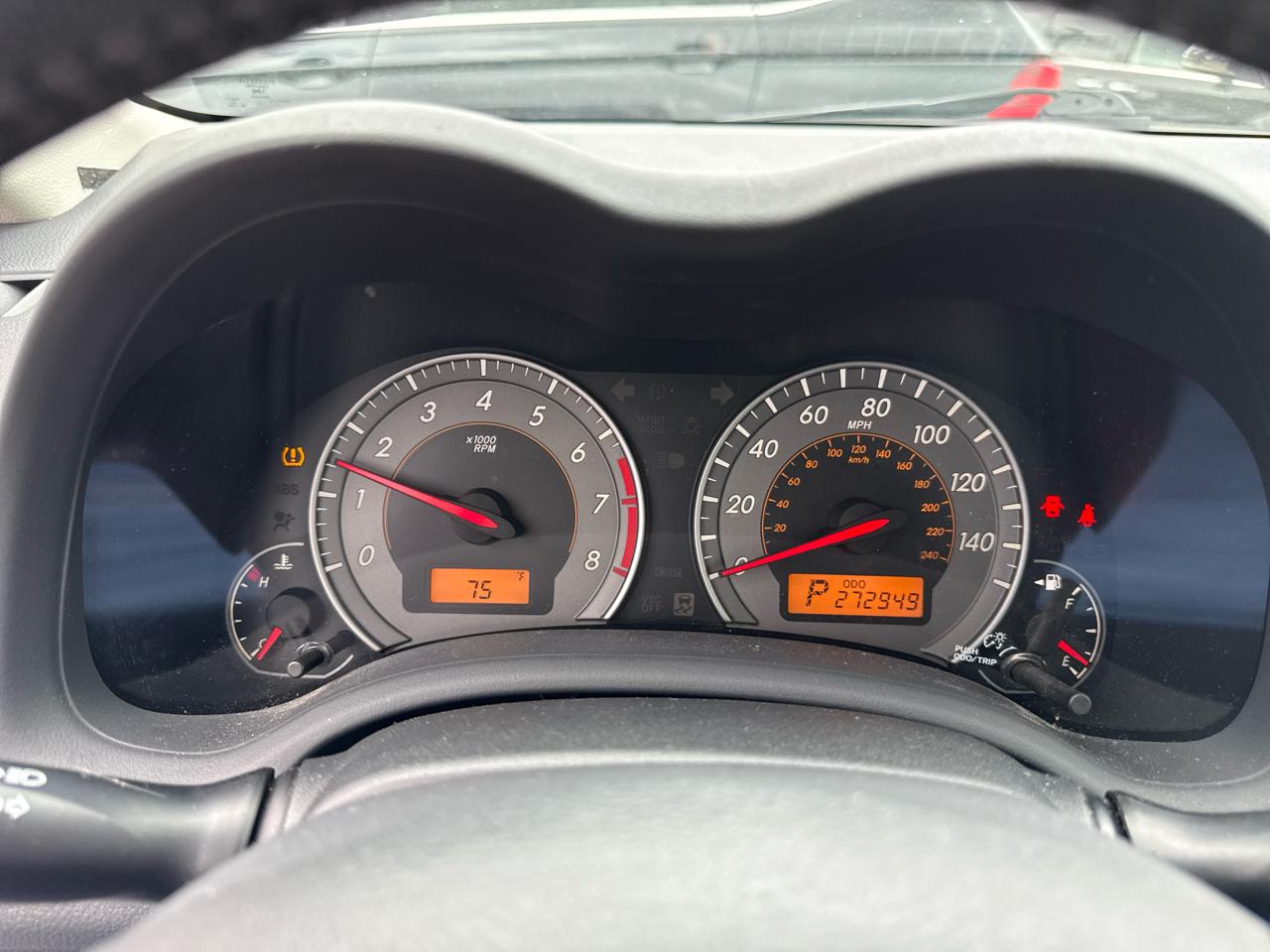 Toyota Corolla 4dr Sdn Man (Natl) 2010