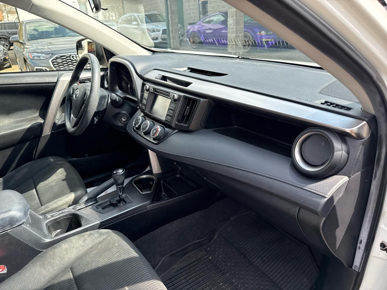 Toyota RAV4 AWD 4dr LE (Natl) 2016