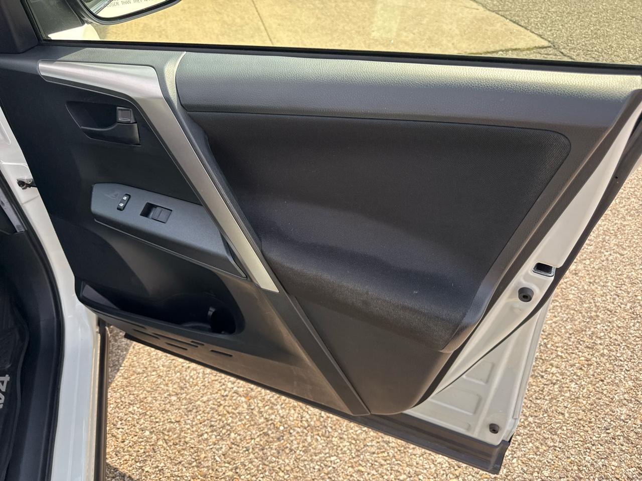 Toyota RAV4 AWD 4dr LE (Natl) 2016