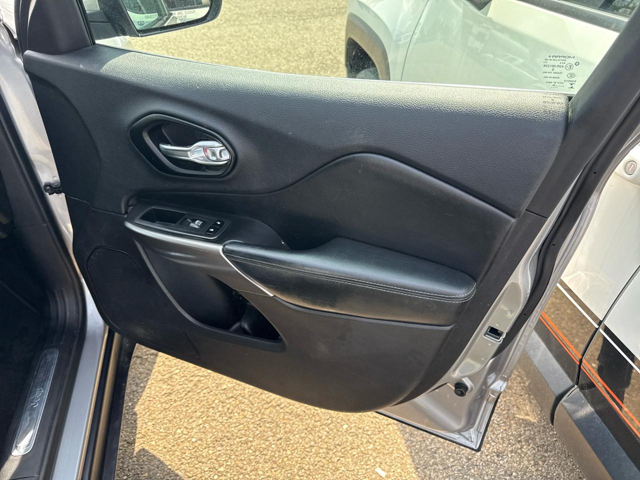 Jeep Cherokee Limited FWD 2020