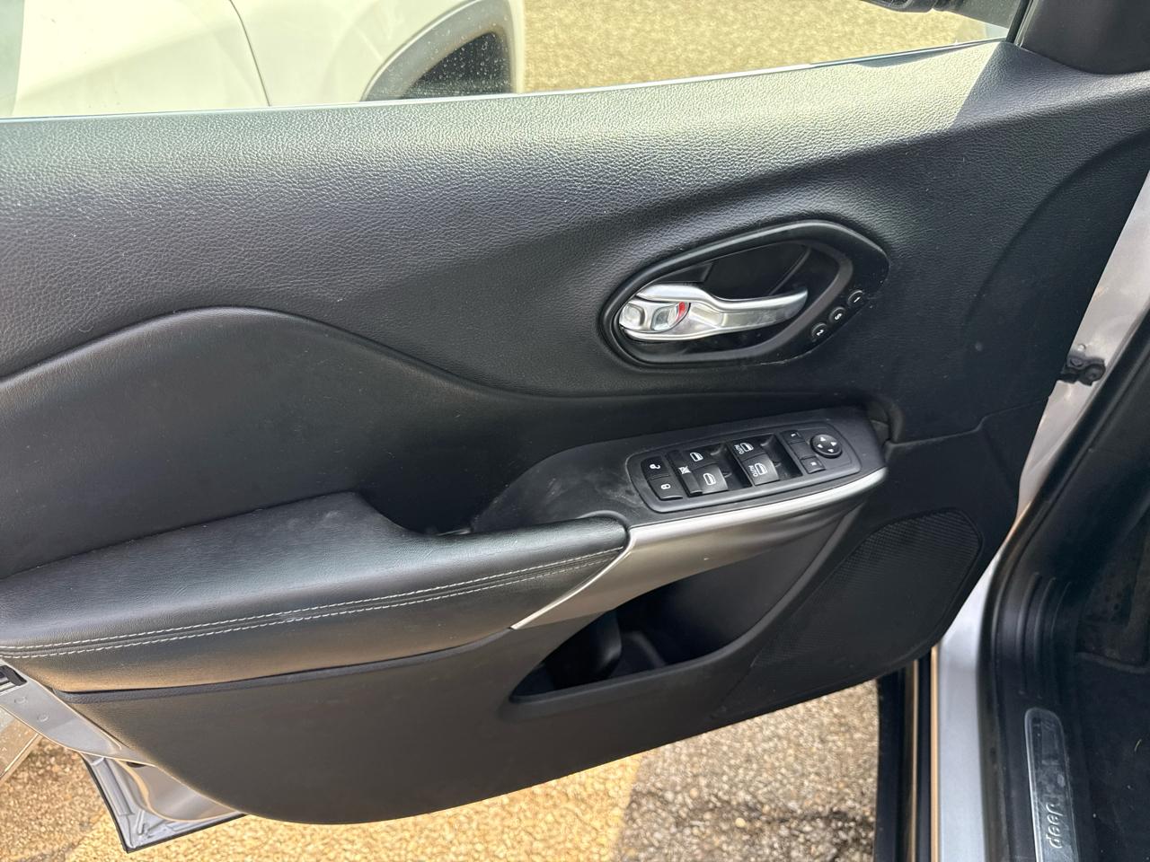 Jeep Cherokee Limited FWD 2020