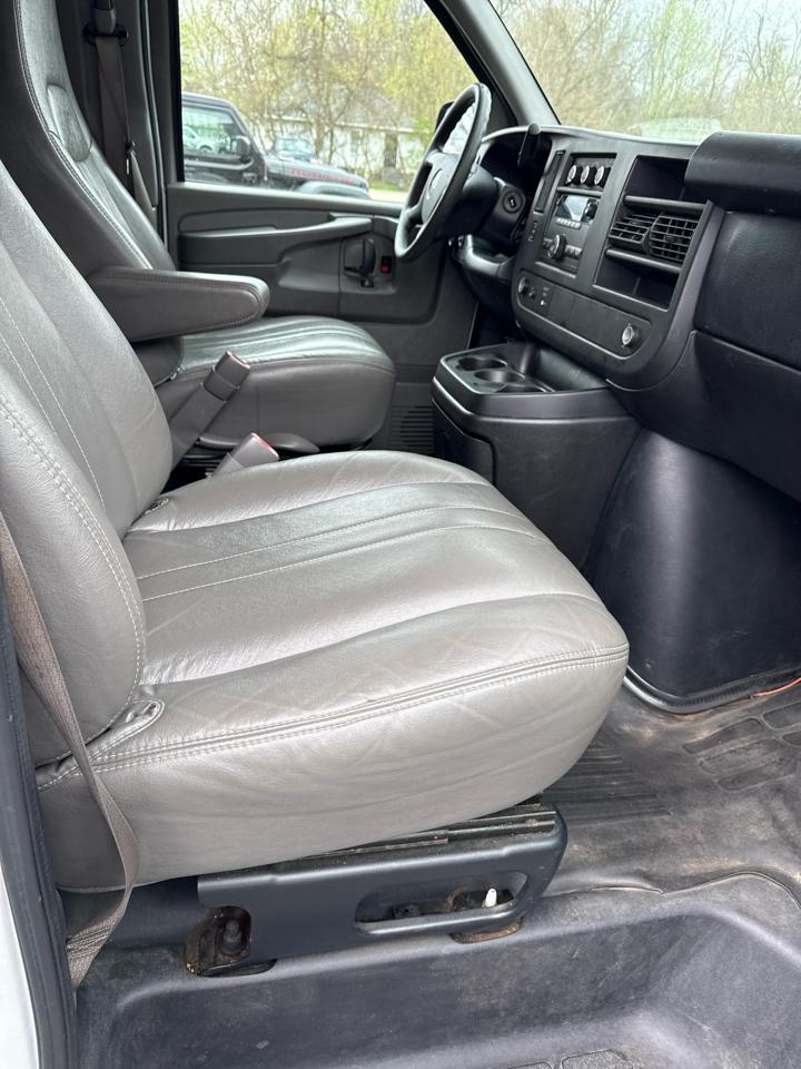 GMC Savana Passenger RWD 2500 135" LS 2013