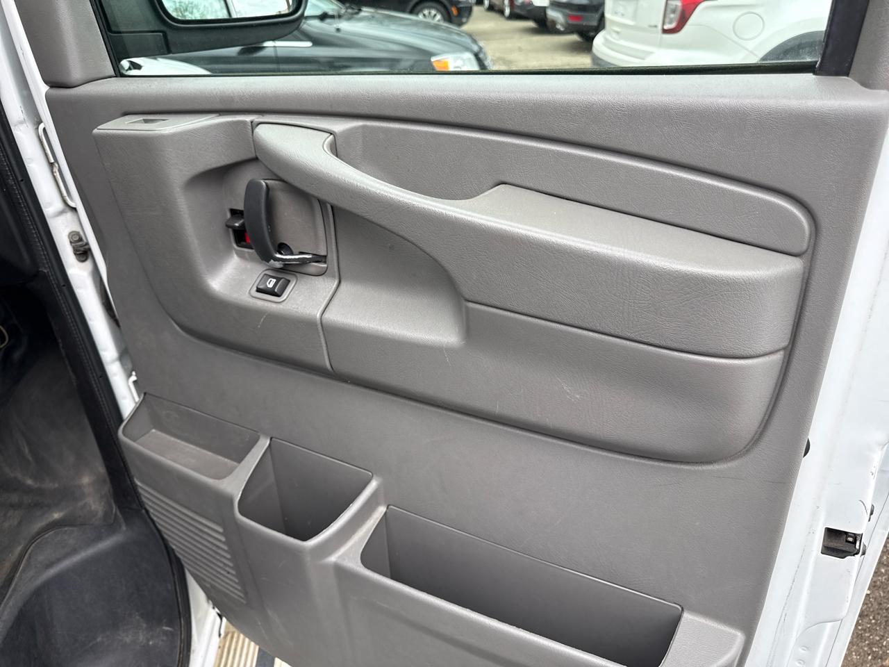 GMC Savana Passenger RWD 2500 135" LS 2013
