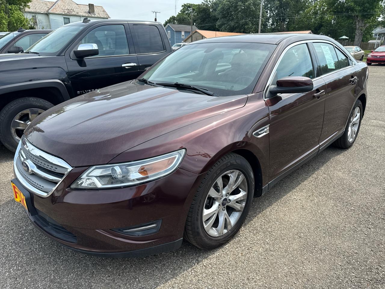 Ford Taurus 4dr Sdn SEL FWD 2010