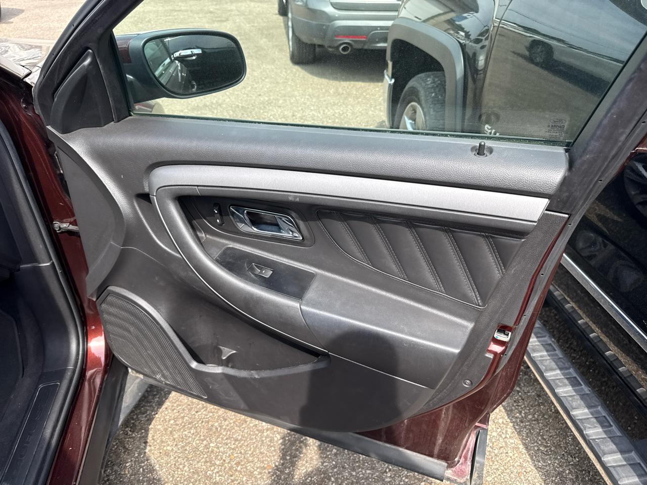 Ford Taurus 4dr Sdn SEL FWD 2010