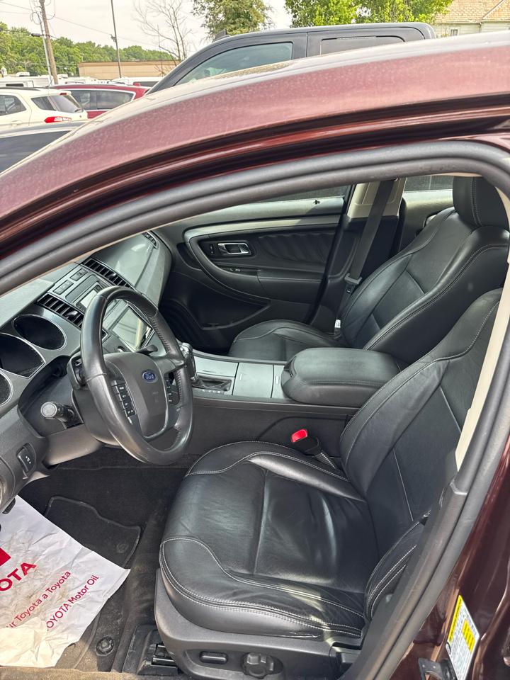 Ford Taurus 4dr Sdn SEL FWD 2010
