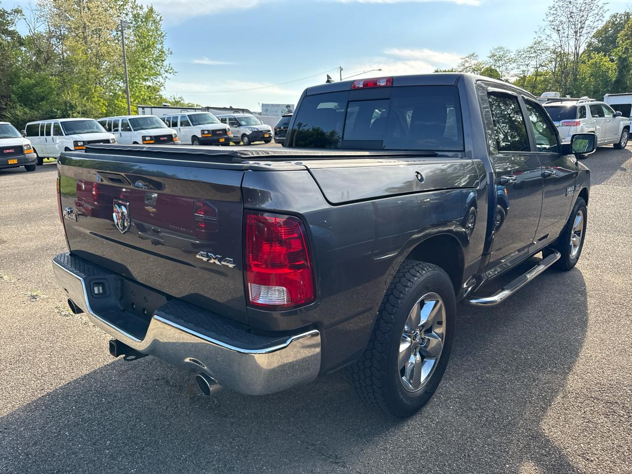 RAM 1500 4WD Crew Cab 140.5" Big Horn 2015