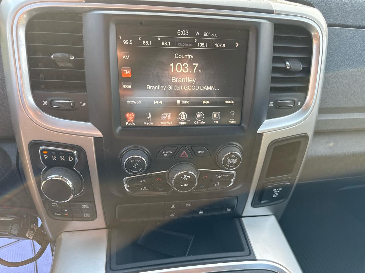 RAM 1500 4WD Crew Cab 140.5" Big Horn 2015