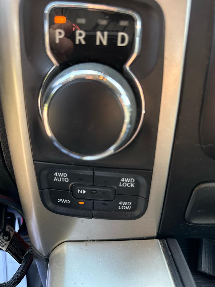 RAM 1500 4WD Crew Cab 140.5" Big Horn 2015