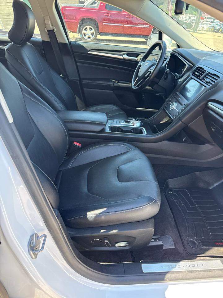 Ford Fusion Hybrid Titanium FWD 2018