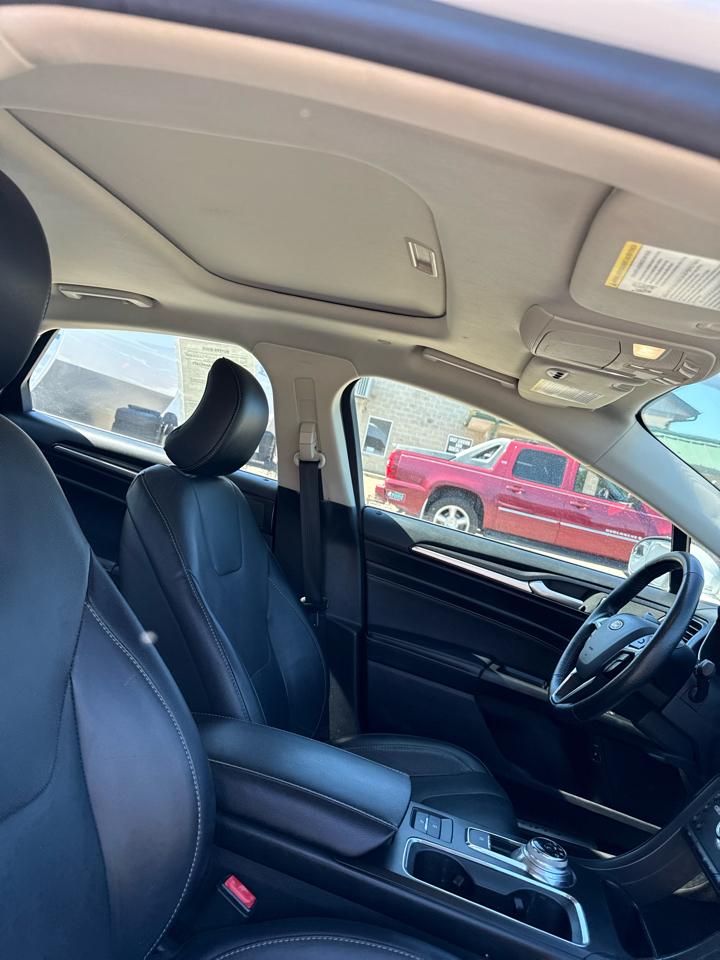 Ford Fusion Hybrid Titanium FWD 2018