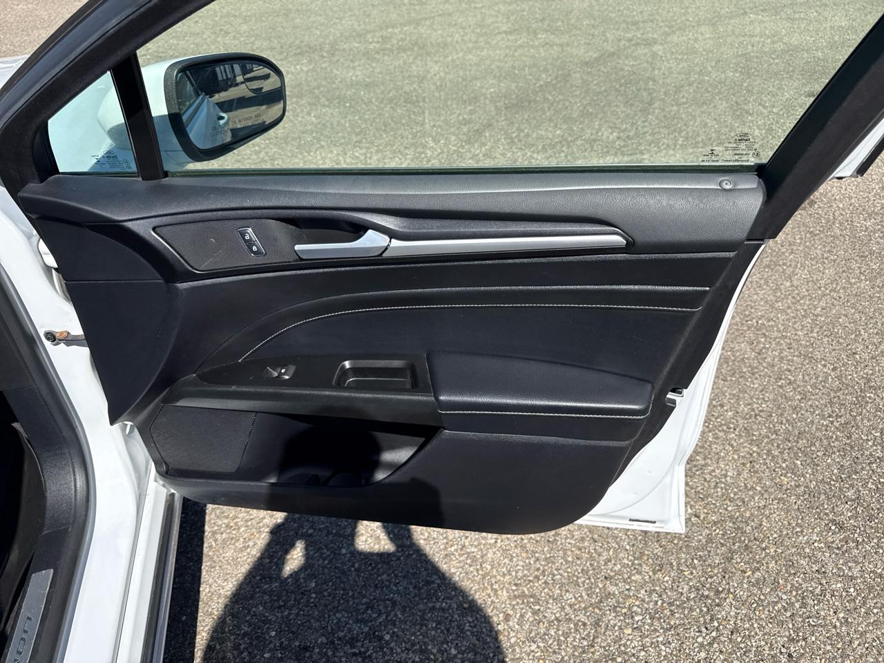 Ford Fusion Hybrid Titanium FWD 2018