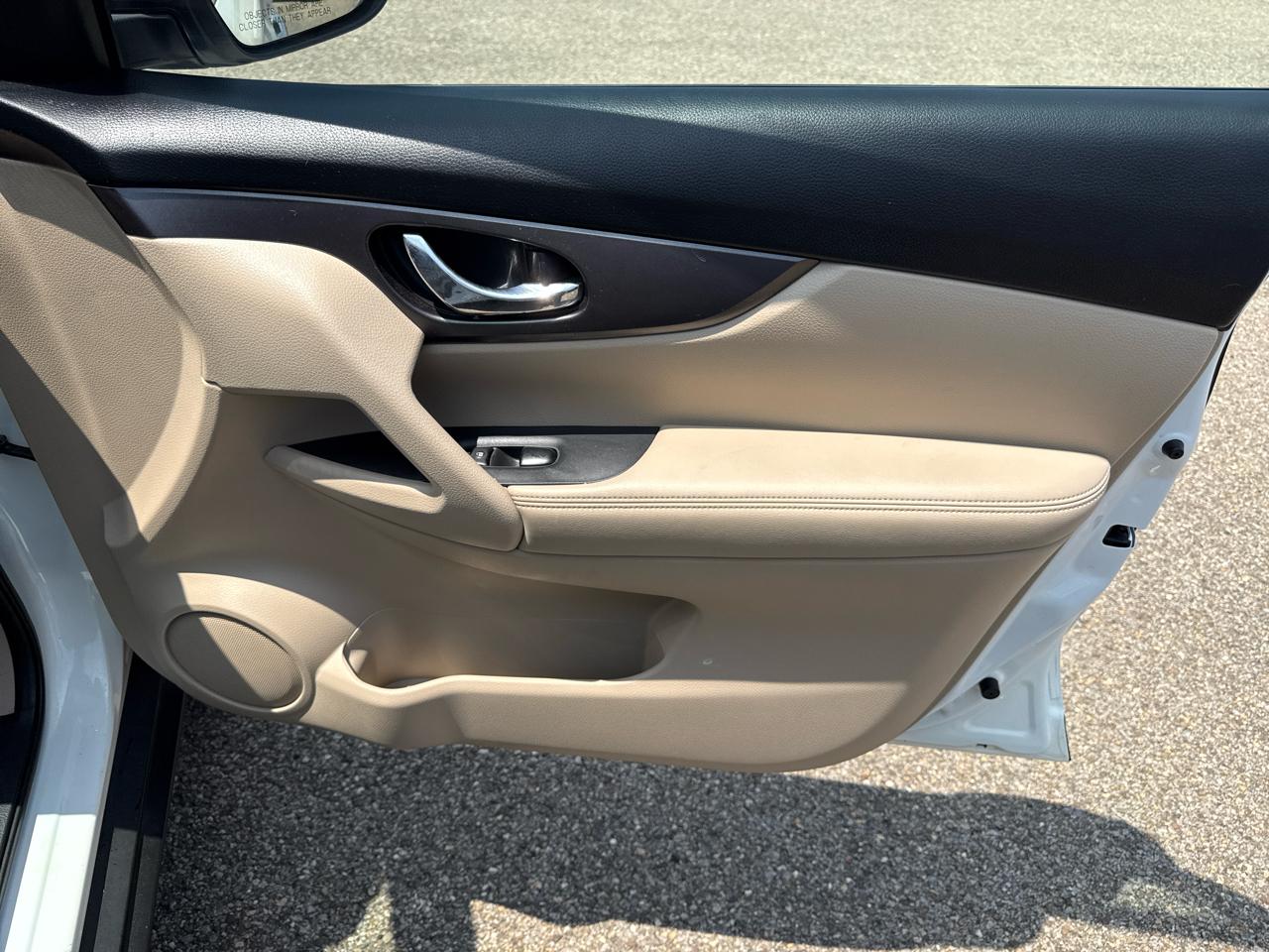 Nissan Rogue AWD 4dr SV 2016