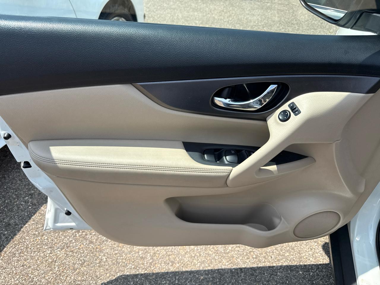 Nissan Rogue AWD 4dr SV 2016