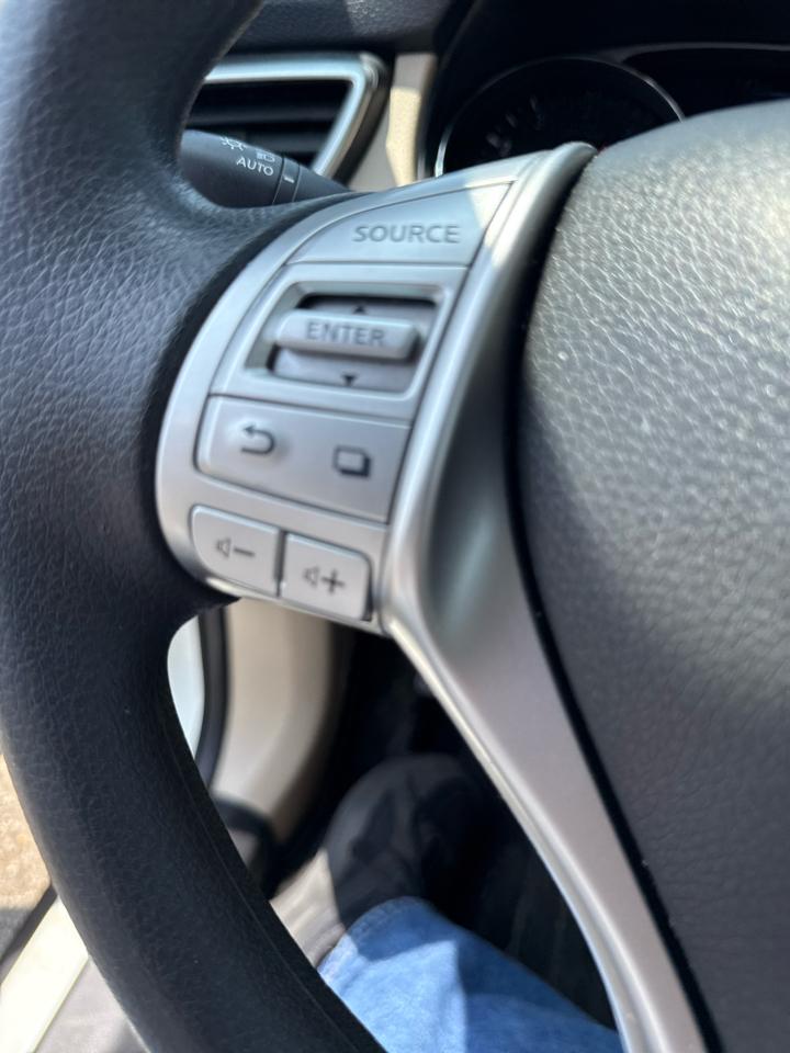 Nissan Rogue AWD 4dr SV 2016