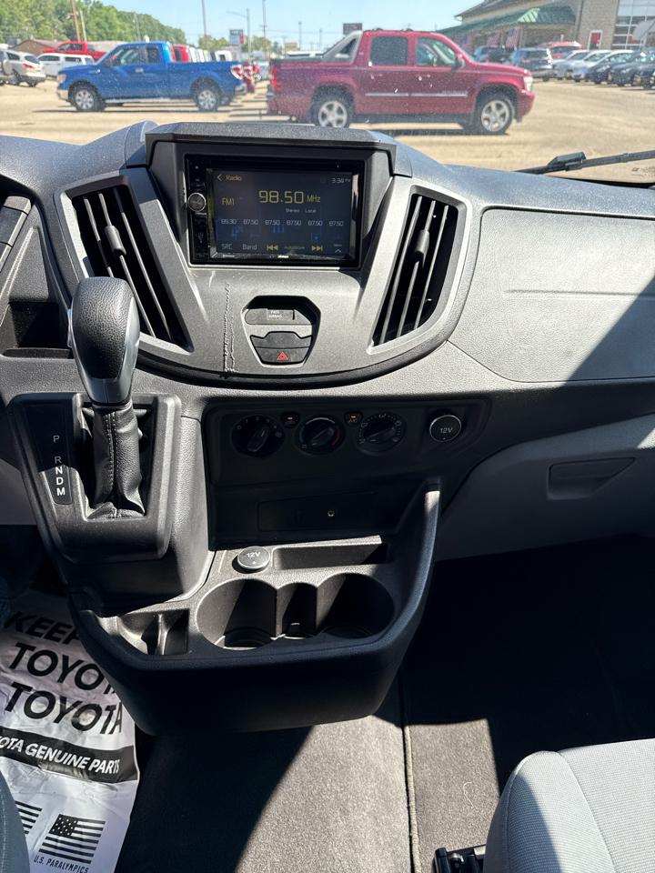 Ford Transit Wagon T-150 130" Low Roof XLT Swing-Out RH Dr 2015