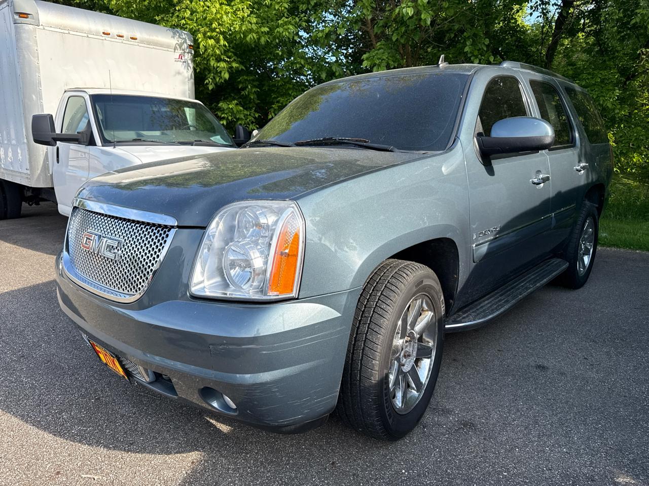 GMC Yukon Denali AWD 4dr 2008