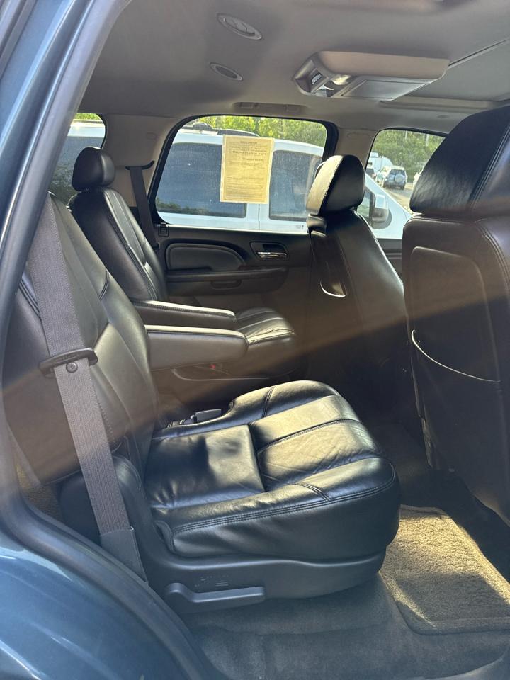 GMC Yukon Denali AWD 4dr 2008