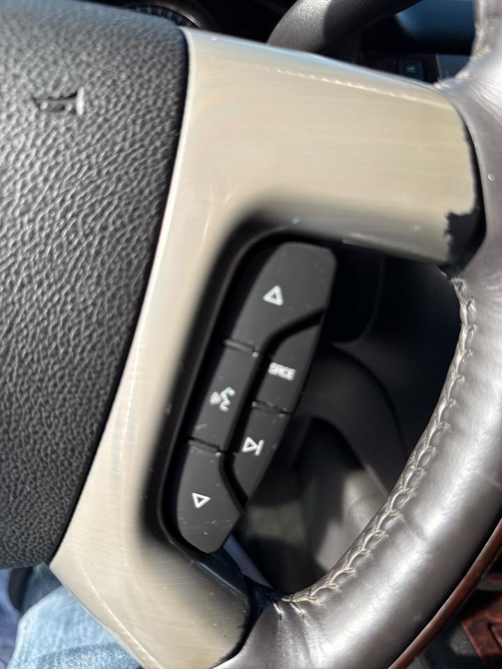 GMC Yukon Denali AWD 4dr 2008
