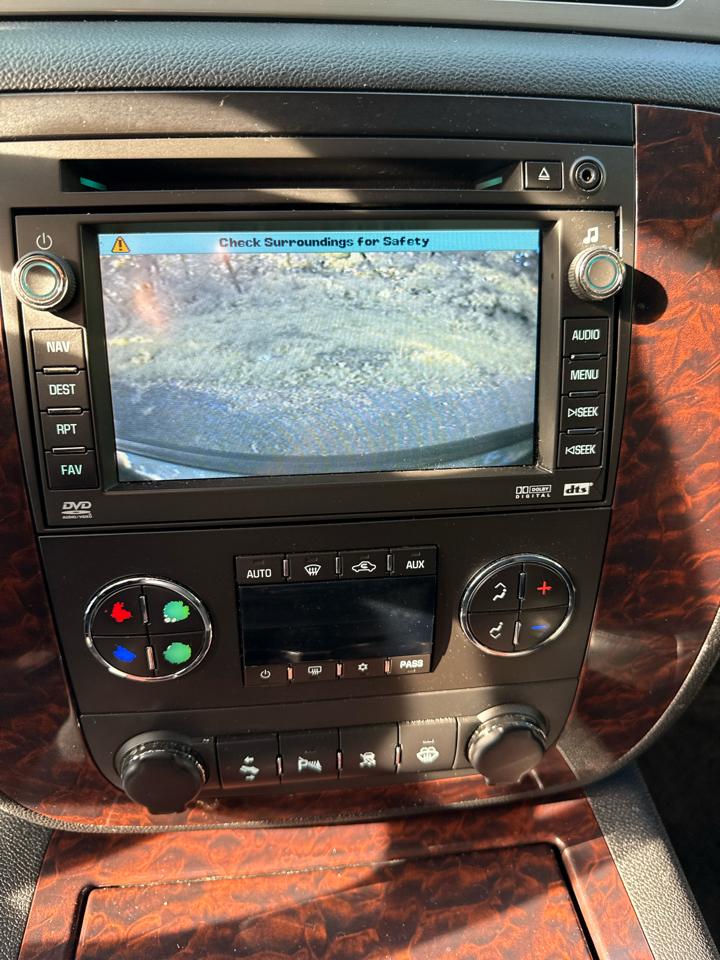 GMC Yukon Denali AWD 4dr 2008